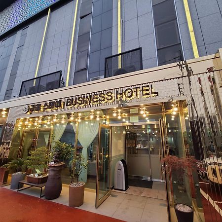 Laum Stay Business Hotel Iksan Exterior photo